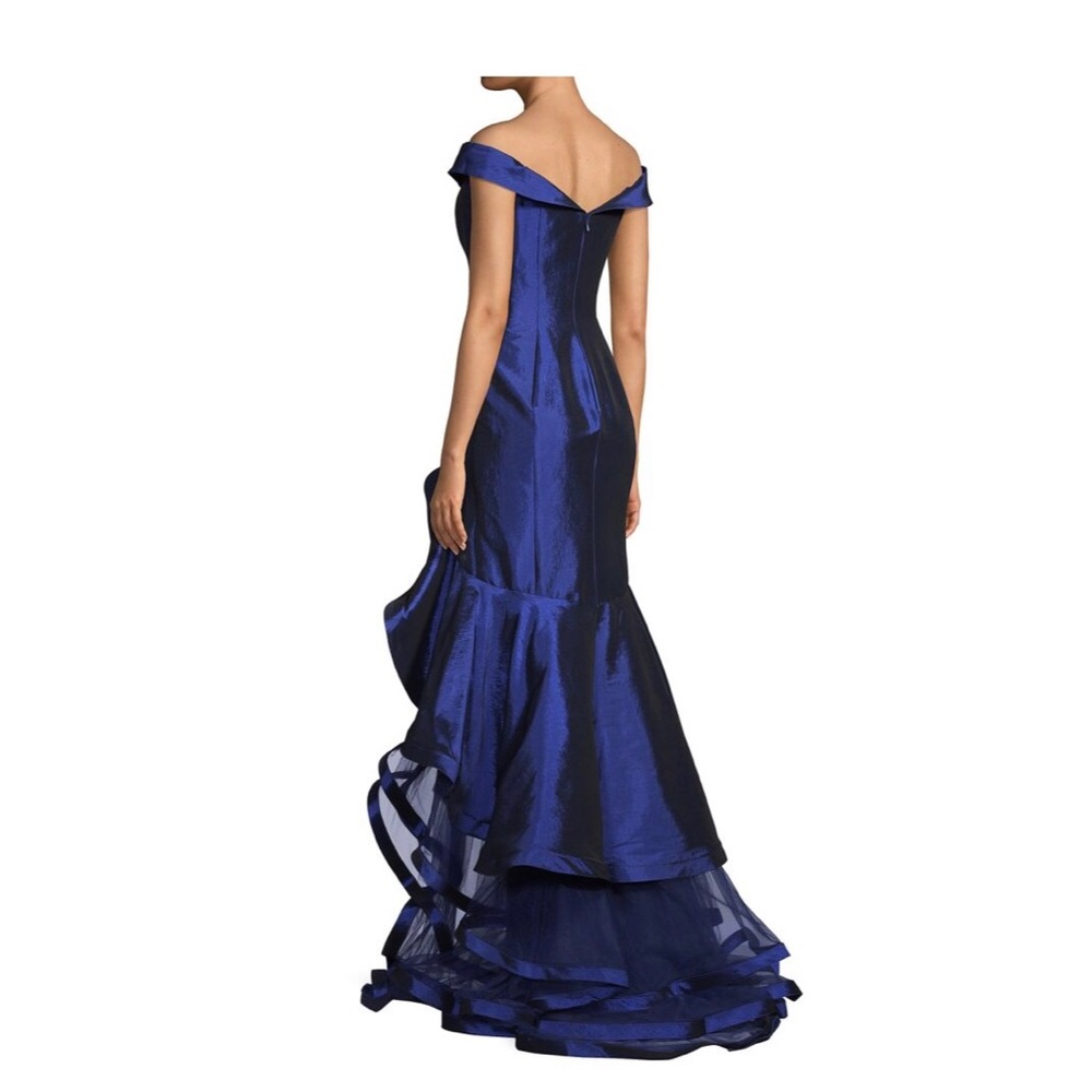 Excellent condition Mac Duggal dress, size 4.